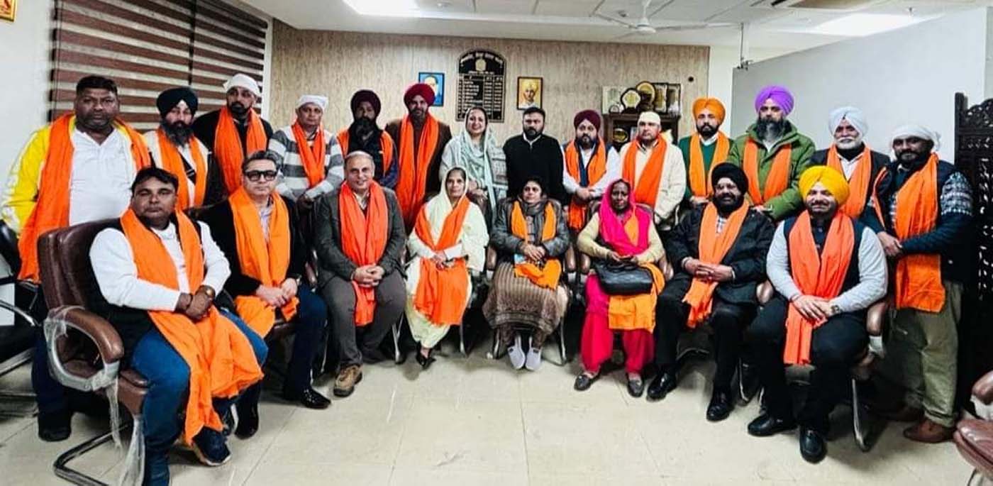 ਆਮ ਆਦਮੀ ਪਾਰਟੀ ਜਿਲਾ ਮੁਹਾਲੀ ਦੀ ਨਵੀਂ ਟੀਮ ਵਲੋਂ ਜਿਲ੍ਹਾ ਪ੍ਰਧਾਨ ਨਾਲ ਮੀਟਿੰਗ